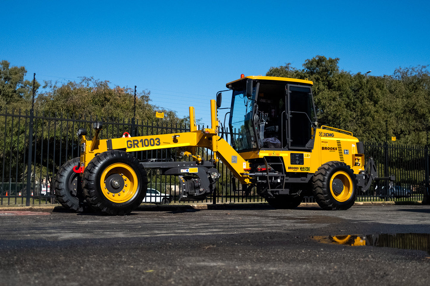 10' Graders For Hire