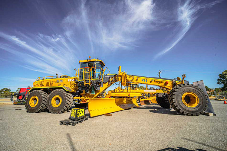 24' Graders For Hire