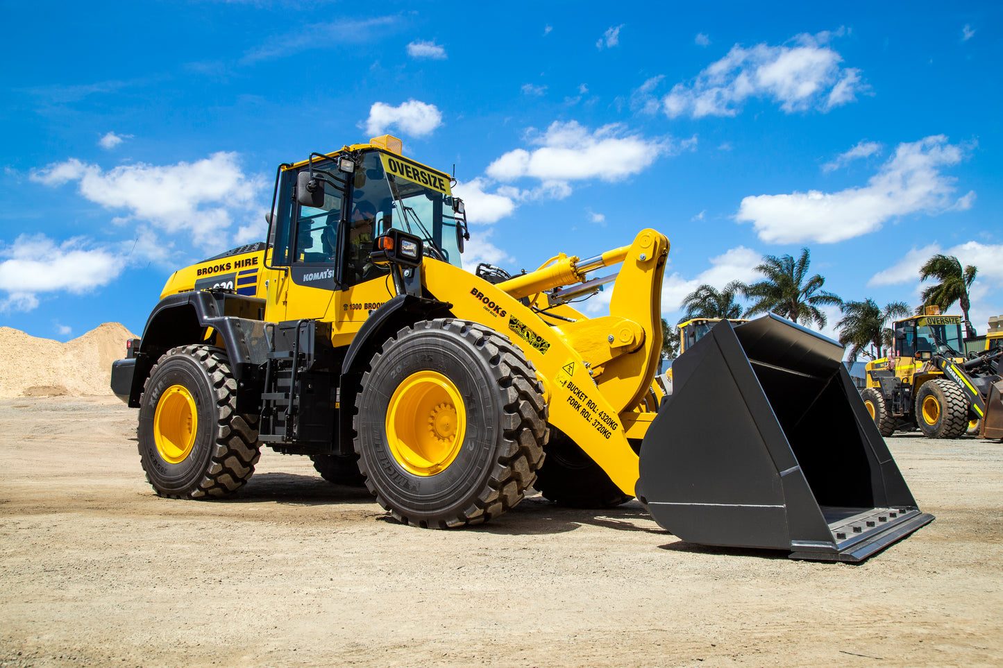 15t - 19t Loaders For Hire