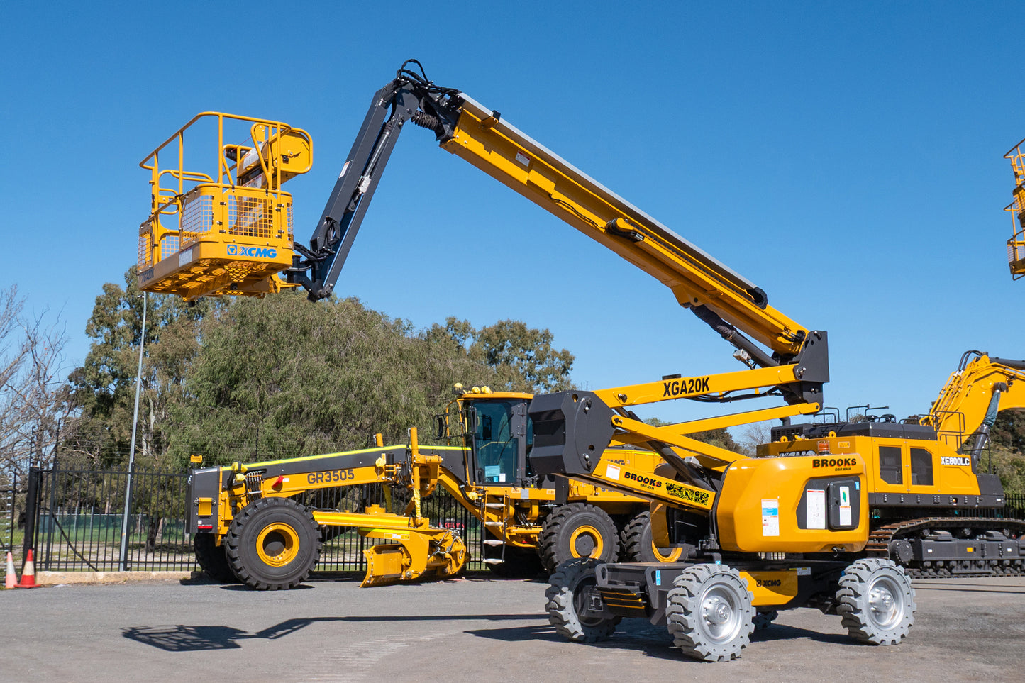 68ft Articulated Boom Lift For Hire